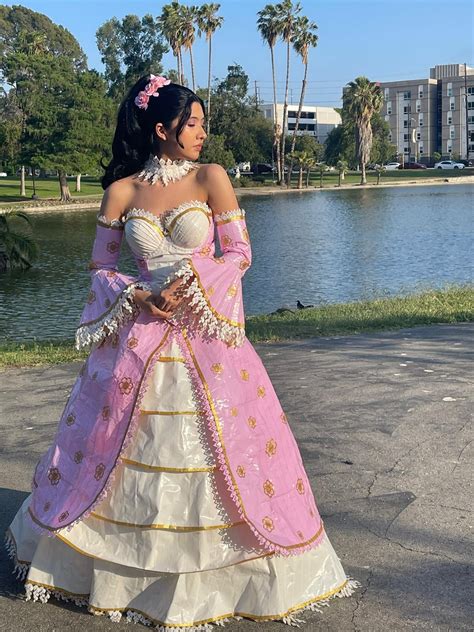 Duct tape prom dress winner describes tedious work of making one-of-a-kind gown